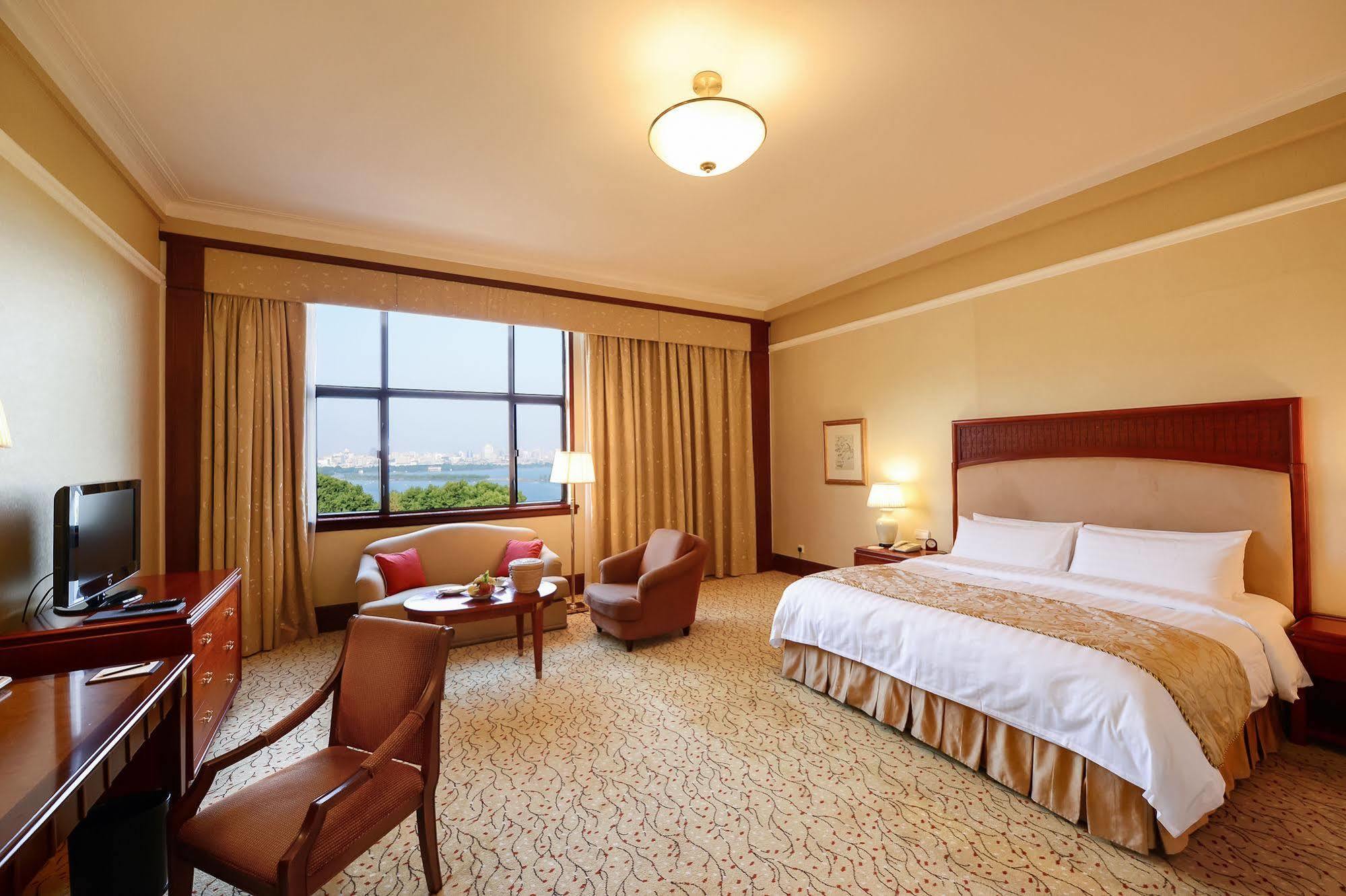 Shangri-la - The Back Garden Of West 5* Hangzhou